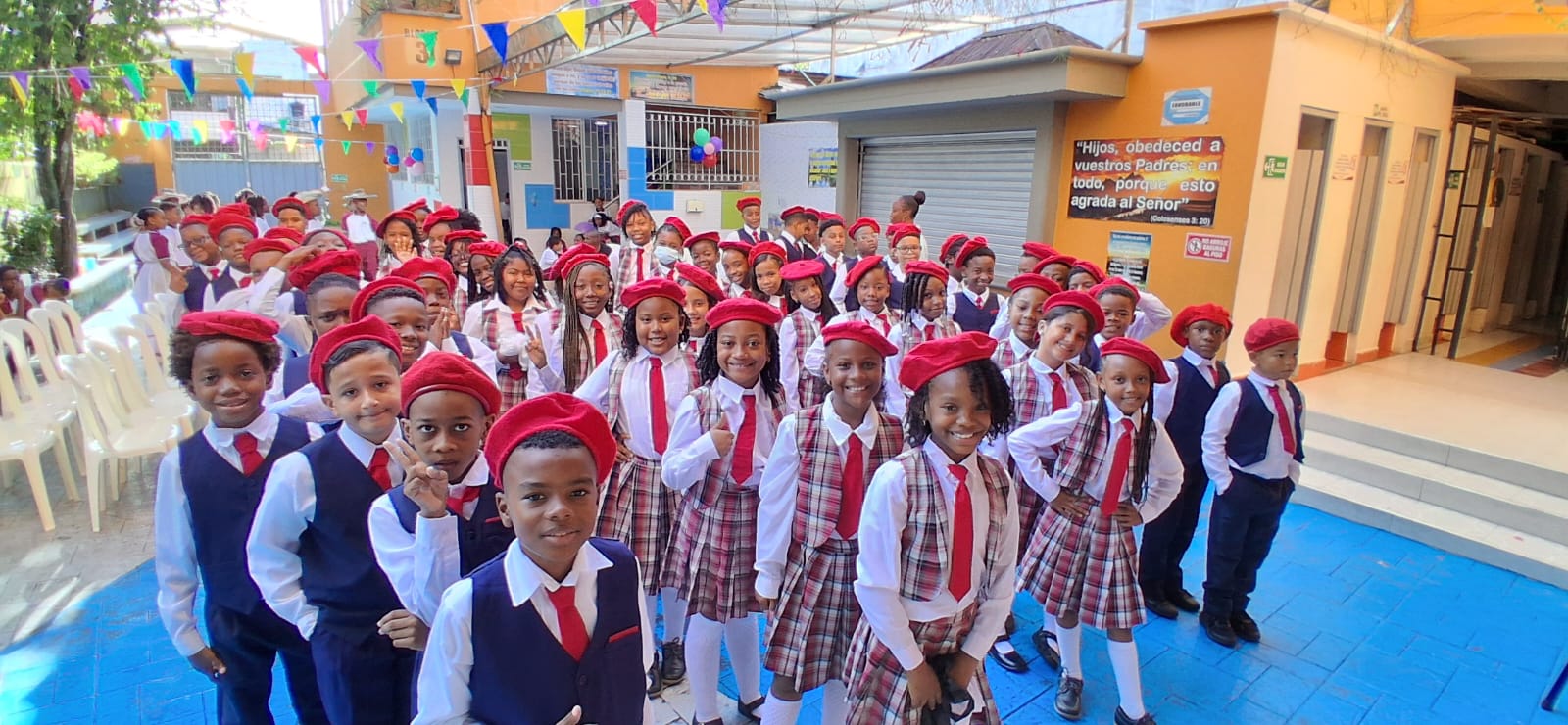 Grupos de niñas y niños